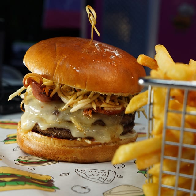 Deluxe Burger.