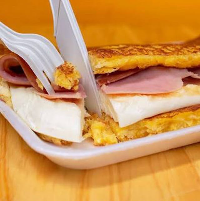 Cachapa Jamon y Queso.