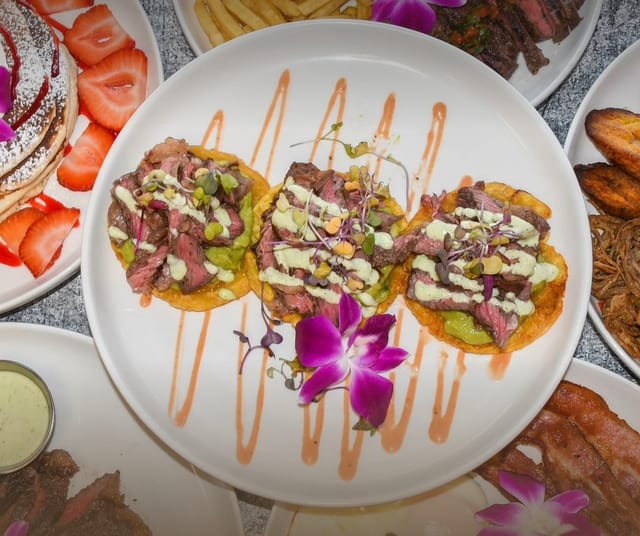 Tostones con Picanha.