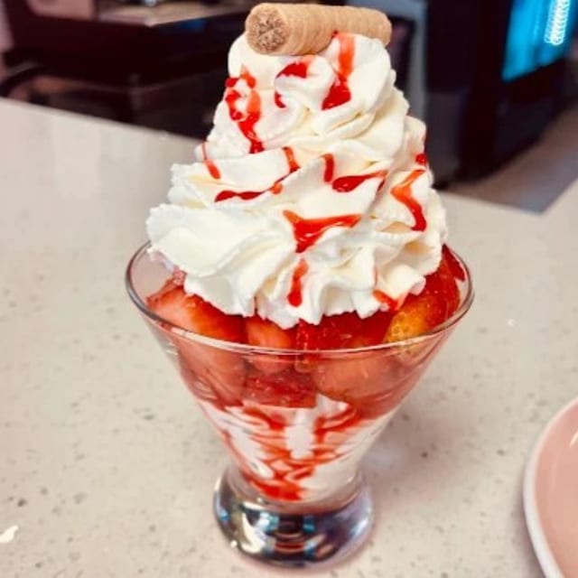 Strawberry W/Cream 8 oz.